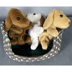 Folkmanis, Folktails Furry Folk Puppet 3 Puppies‎ in a Basket Finger Puppets Euc